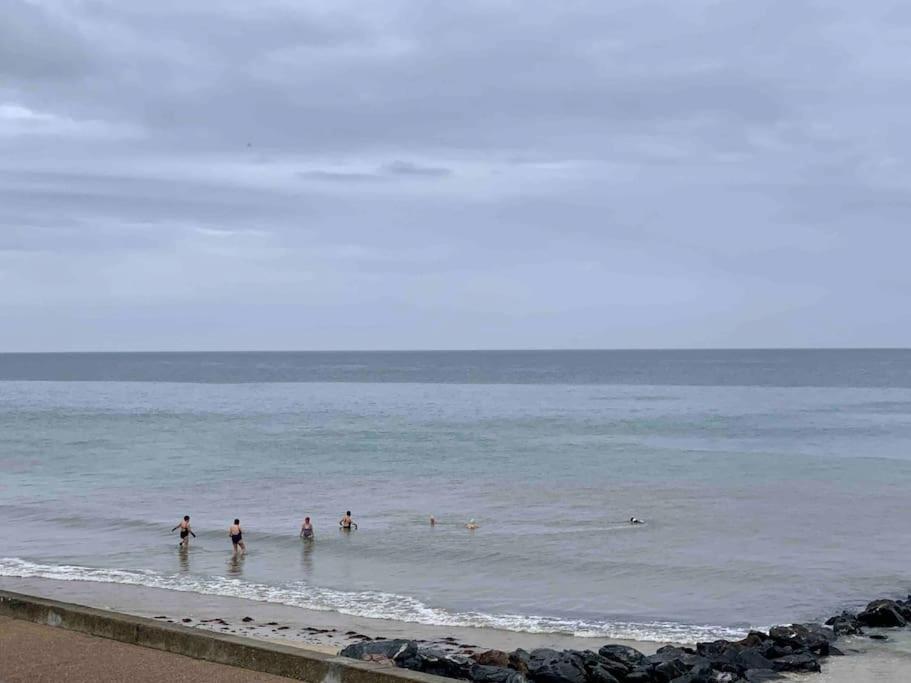 Vue Exceptionnelle En Front De Mer, 8 Personnes Ver-sur-Mer Extérieur photo