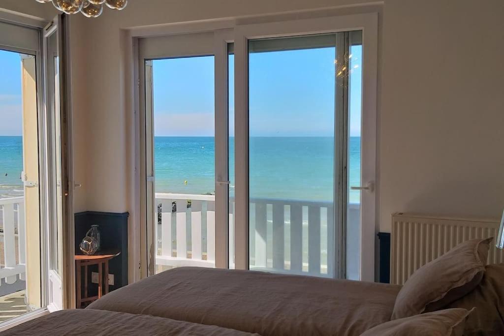 Vue Exceptionnelle En Front De Mer, 8 Personnes Ver-sur-Mer Extérieur photo