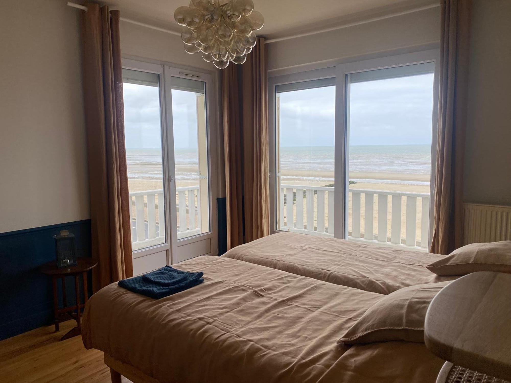 Vue Exceptionnelle En Front De Mer, 8 Personnes Ver-sur-Mer Extérieur photo